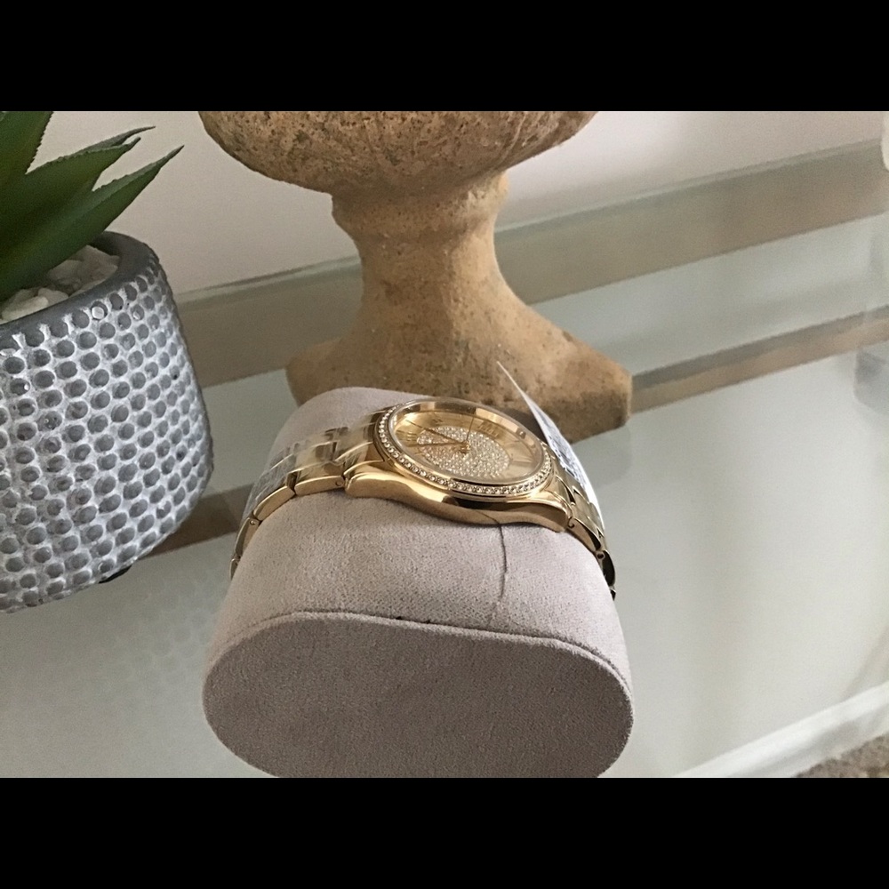 NEW Michael Kors Runway Ladies Crystal Watch - Picture 5 of 6